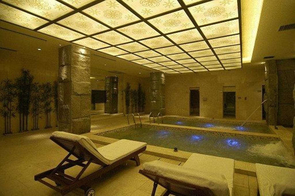 New Century Grand Hotel Kaifeng Exterior foto
